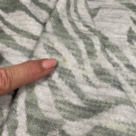 NWT CATO Green/Gray Animal Print Pullover Crew Sweatshirt Size M #0941 - Picture 11 of 11